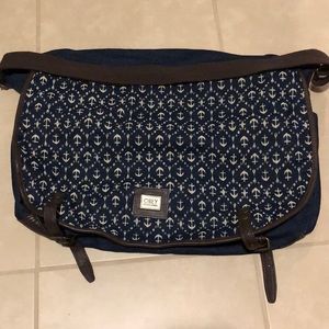 Obey Crossbody oversized