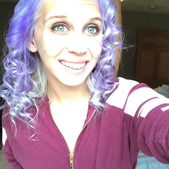 Meet your Posher, Julia - Picture 1 of 1