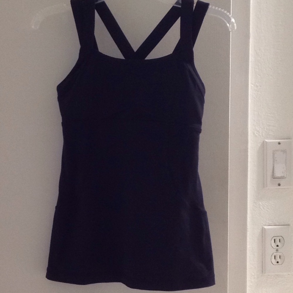 Lululemon workout top