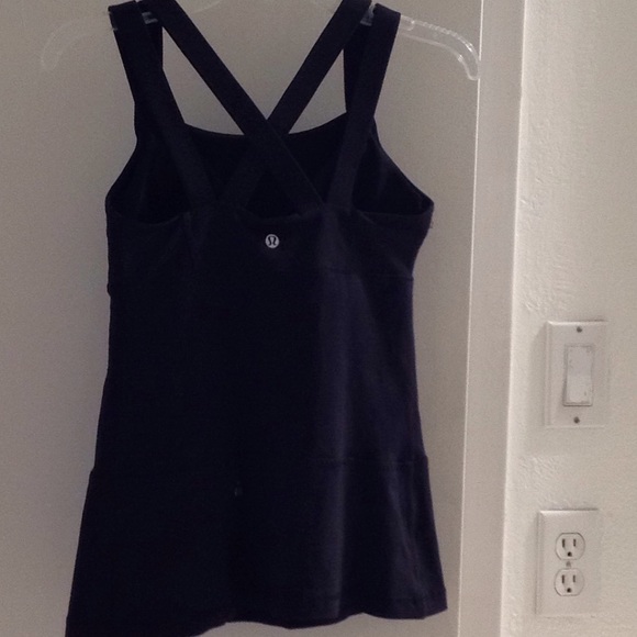 Lululemon workout top - Picture 2 of 5