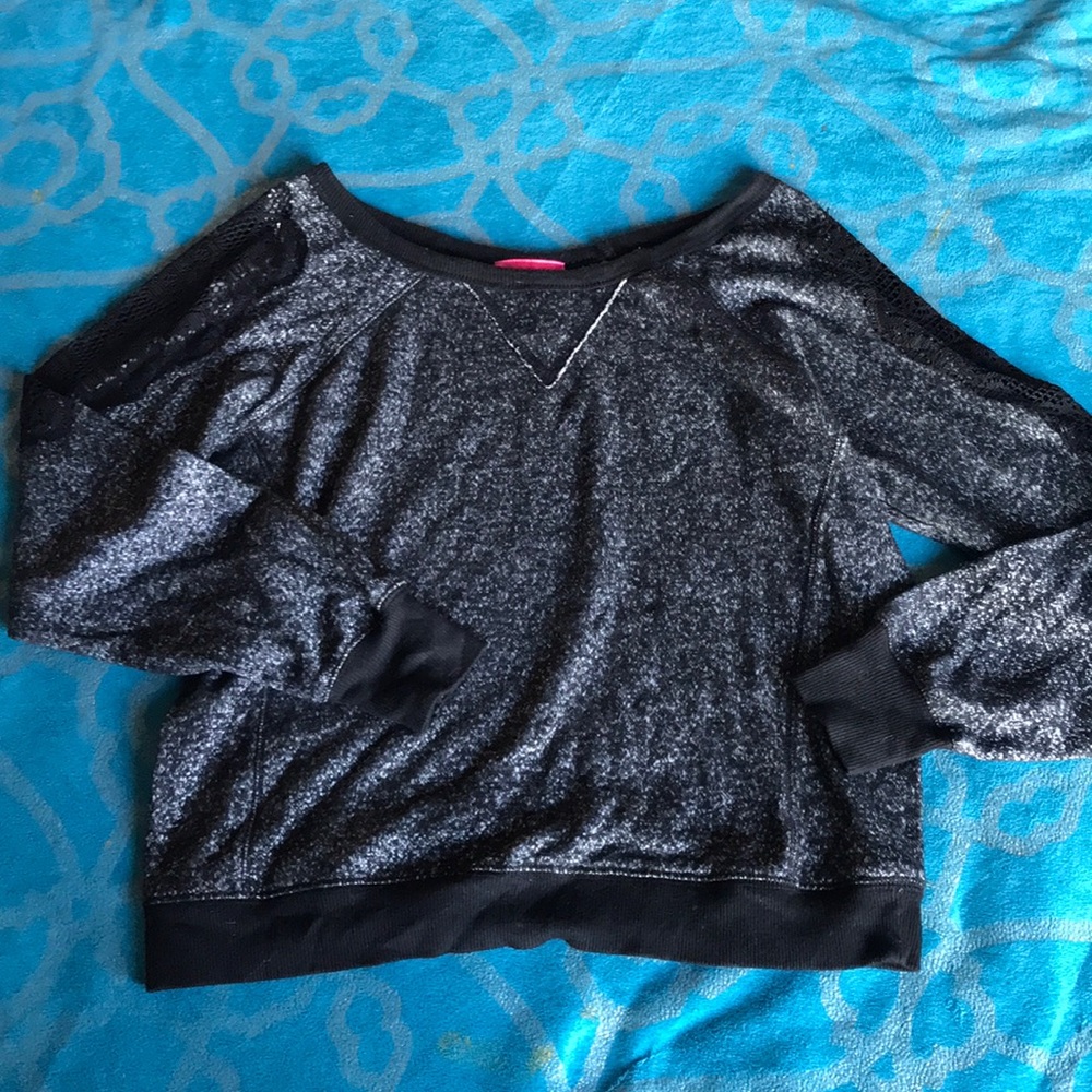 Black and white cropped sweater with lace