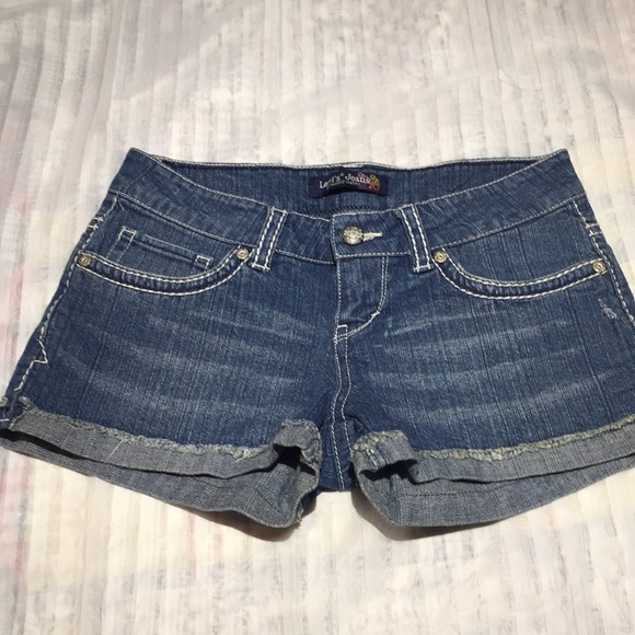 Levi's denim shorts - Picture 2 of 5