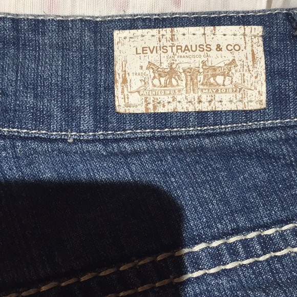 Levi's denim shorts - Picture 3 of 5