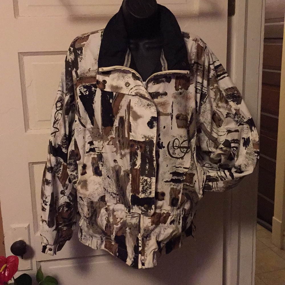 Front zip silky jacket outside and inside pockets