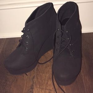 Soda Black Booties