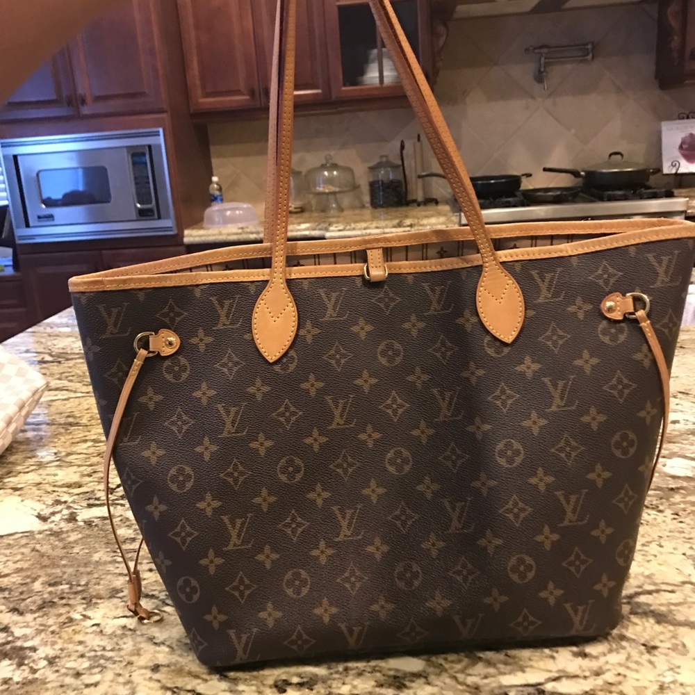 Authentic Louis Vuitton neverfull mm