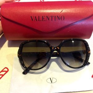 Valentino Women's Sunglasses 💜💓
