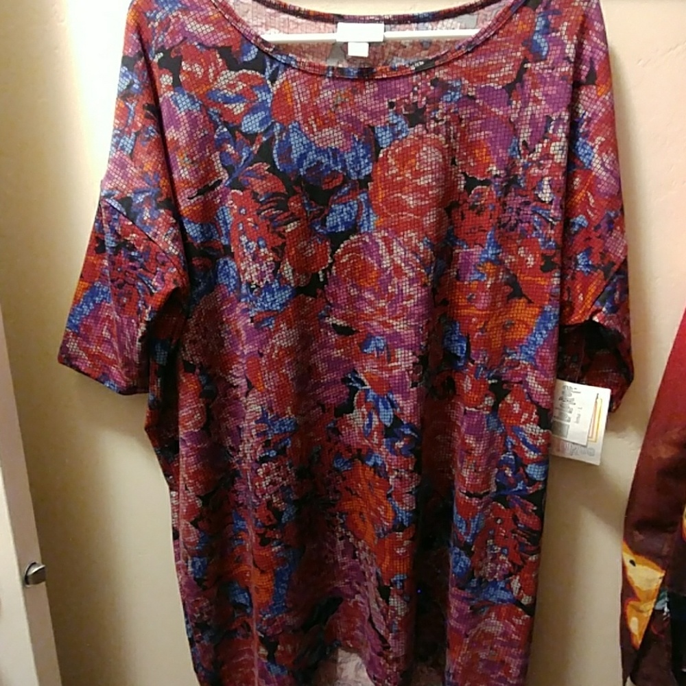 BNWT L LuLaRoe Irma