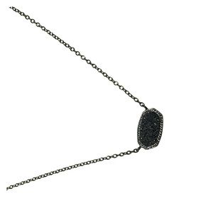Black Kendra Scott necklace