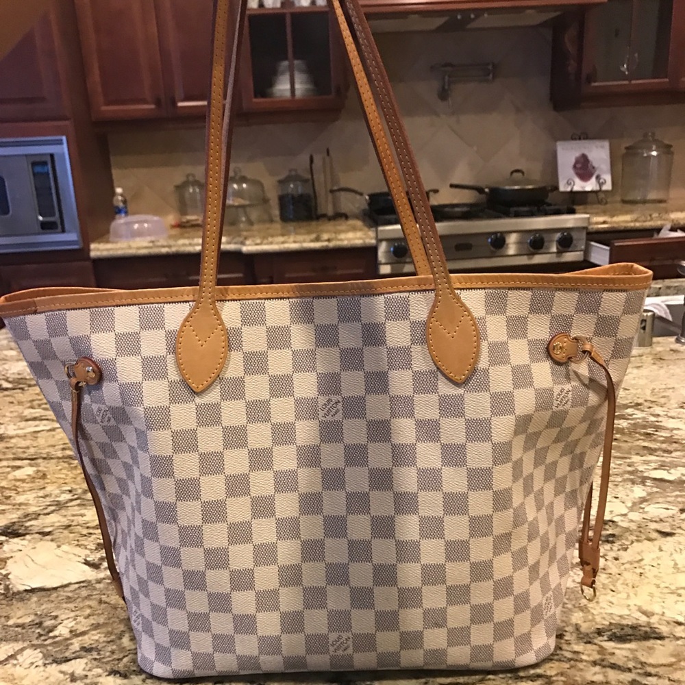 Authentic Louis Vuitton neverfull mm