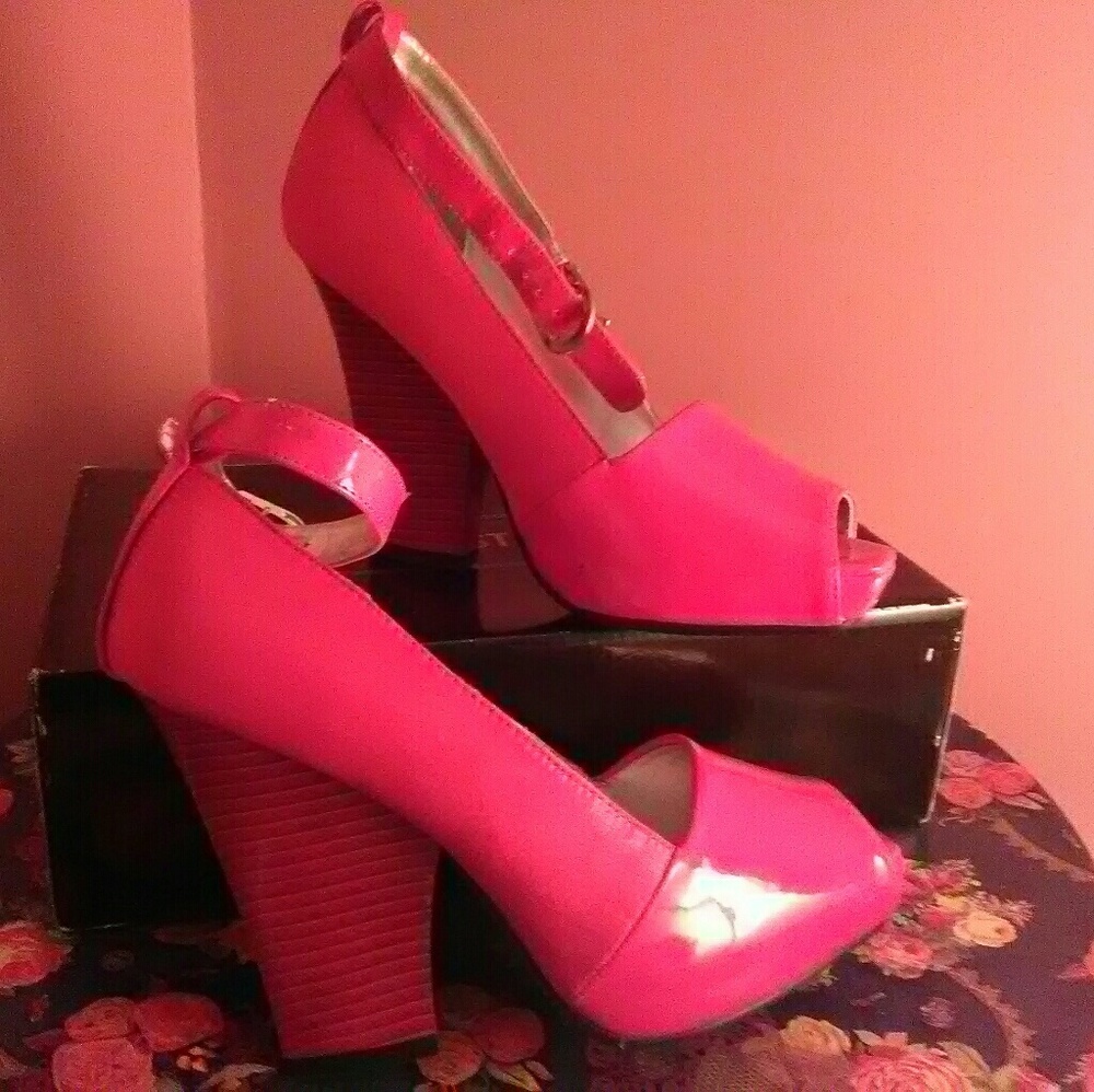 SHOE CLOSE OUT SALE