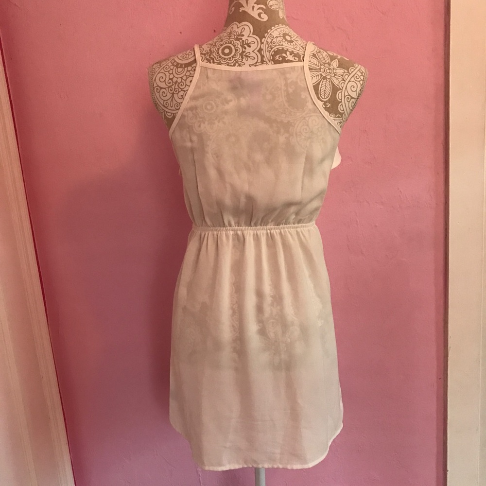 Ivory White Ruffle Dress 🕊 - Picture 2 of 8