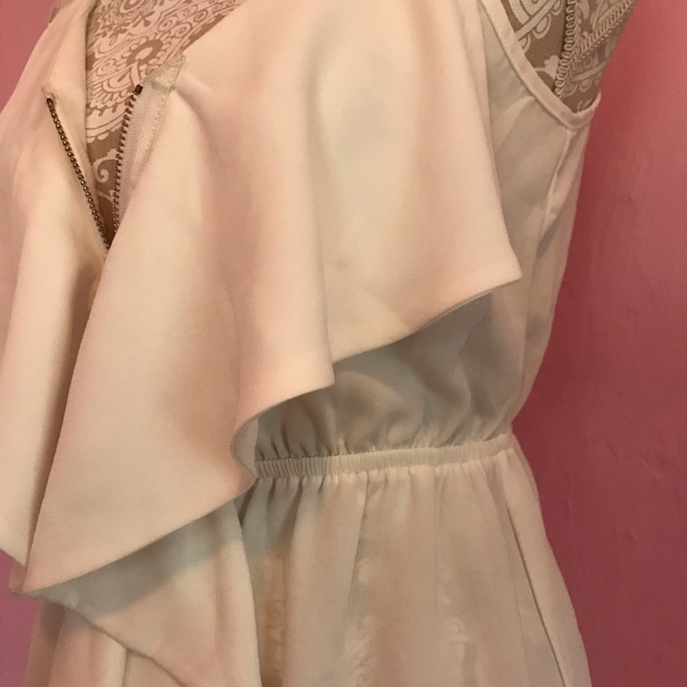 Ivory White Ruffle Dress 🕊 - Picture 5 of 8