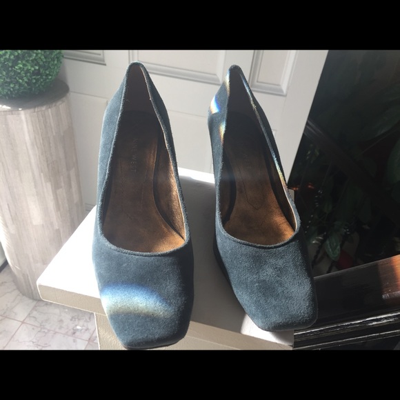 Nine West blue wedges. - Picture 4 of 6