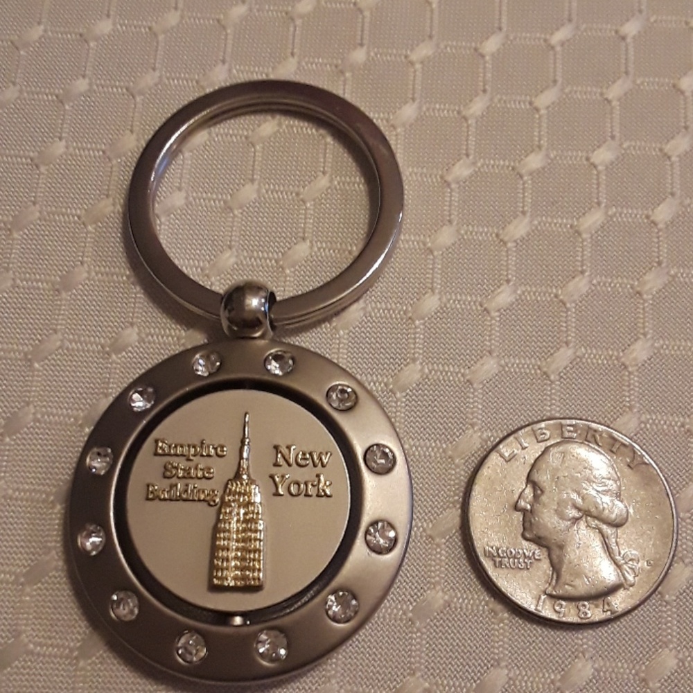 Empire State Building Key Chain - Picture 6 of 6