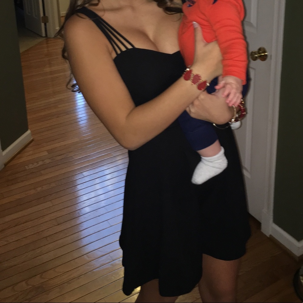 Dress - Picture 3 of 3