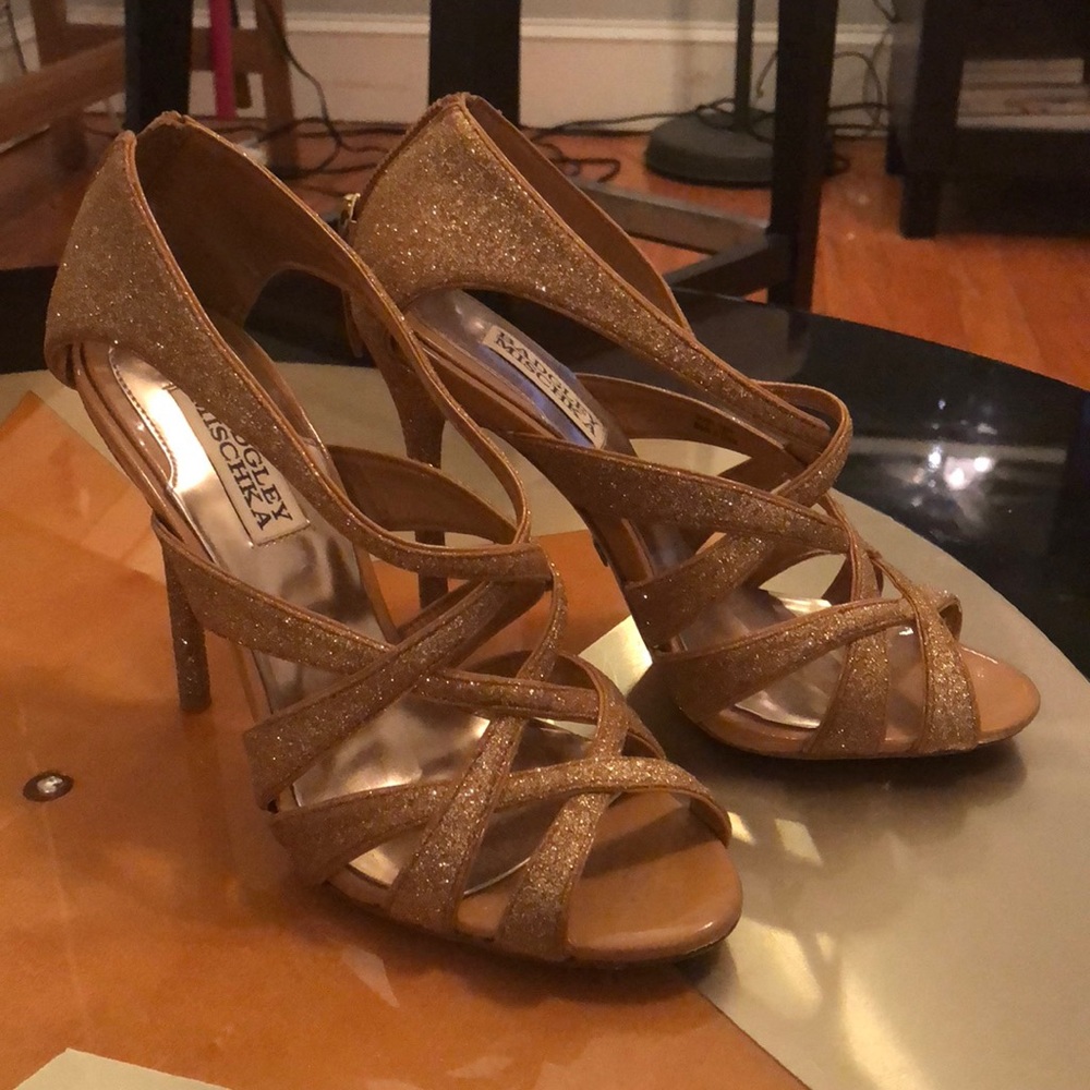 G👏🏻L👏🏼A👏🏽M👏🏾 Gold Badgley Mischka Heels