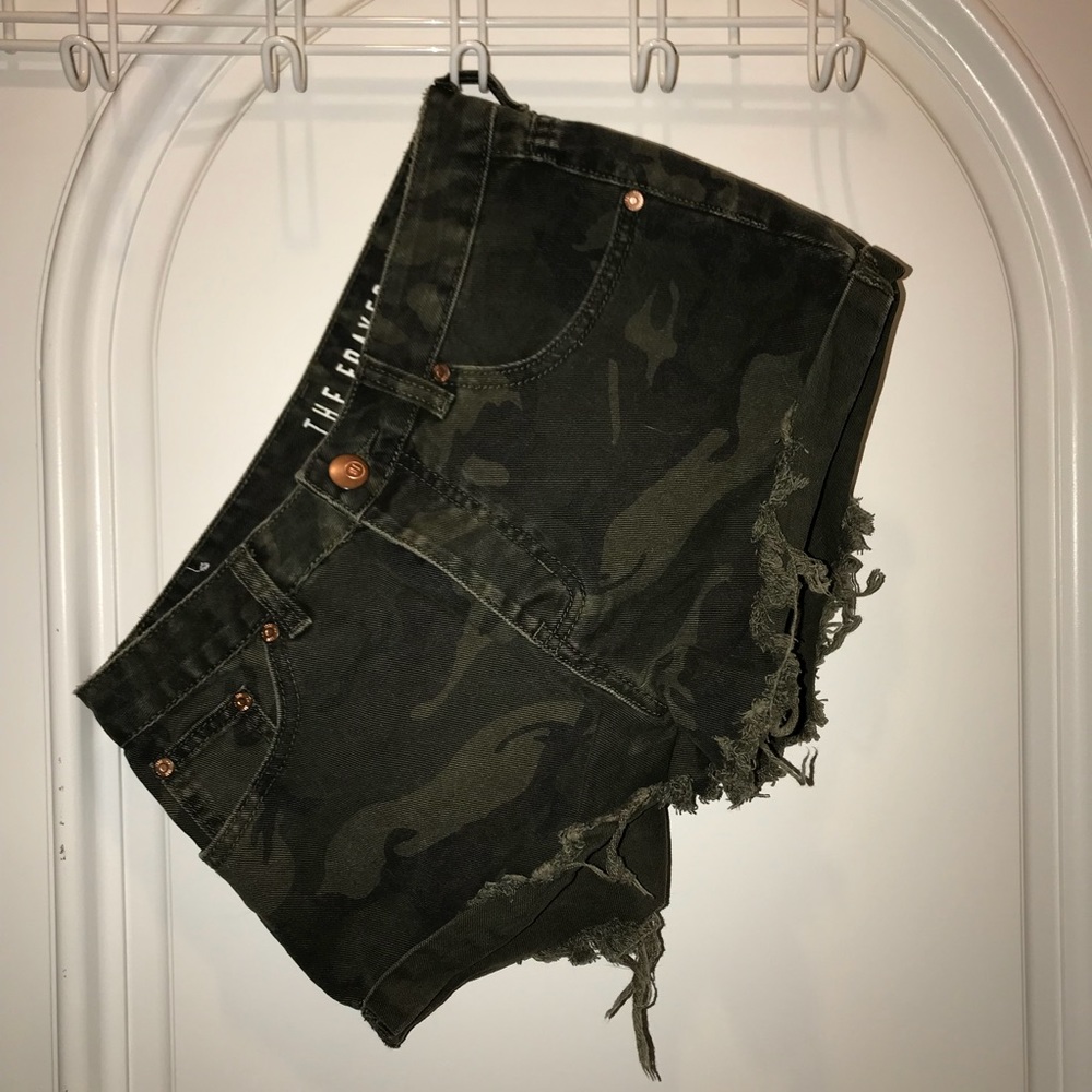 Cotton On Frayed Midrise Camo Short