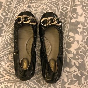 Bass black patent flats