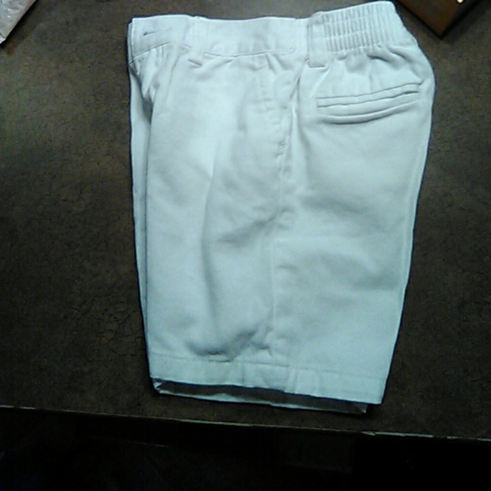 Cute white shorts!