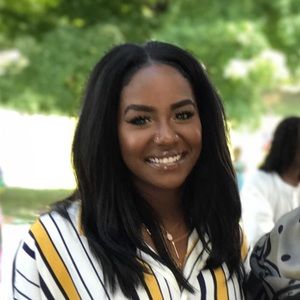 Meet your Posher, Lina