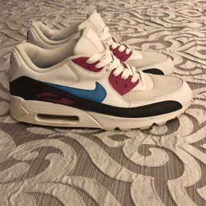 Nike Air Max Size 8.5 Women. Excellent condition