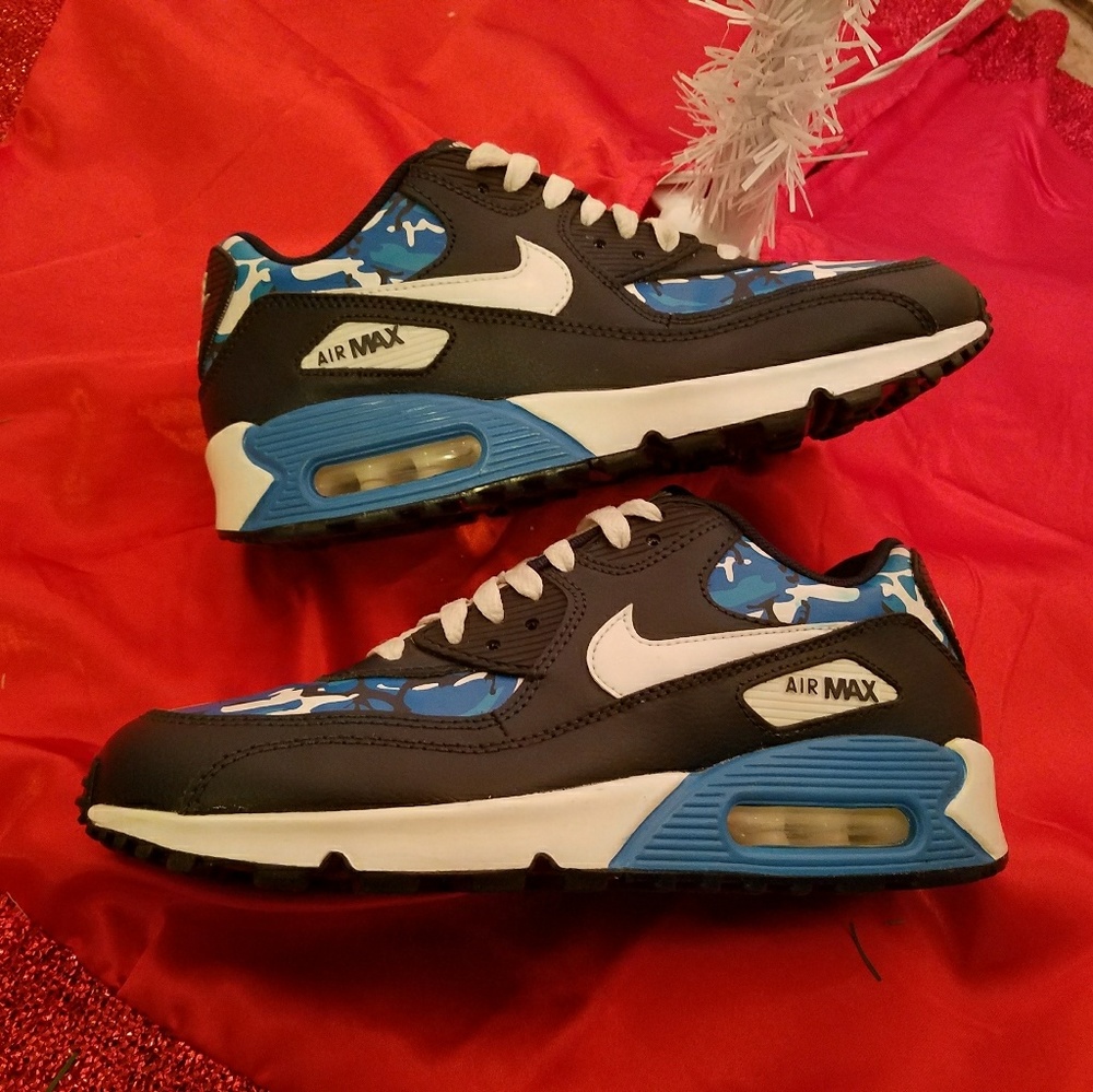 🚫SOLD🚫Womens AirMax Size 8 or youth 6.5