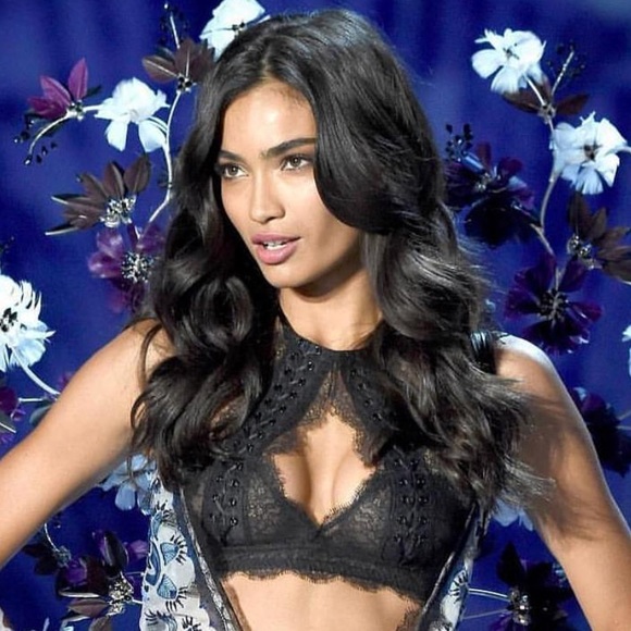 VICTORIA'S SECRET Chantilly Lace Lace-up Bralette - Picture 2 of 11