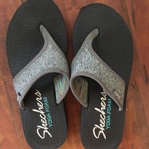 Skechers Yoga Foam Sandals