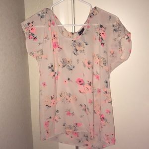 Floral flowy shirt