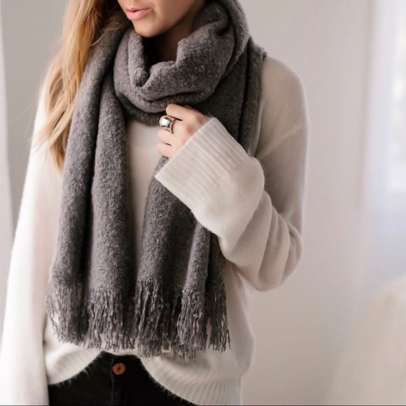 SALE! Bryant Park Soft Scarf 🔸Last 1 - Picture 3 of 8