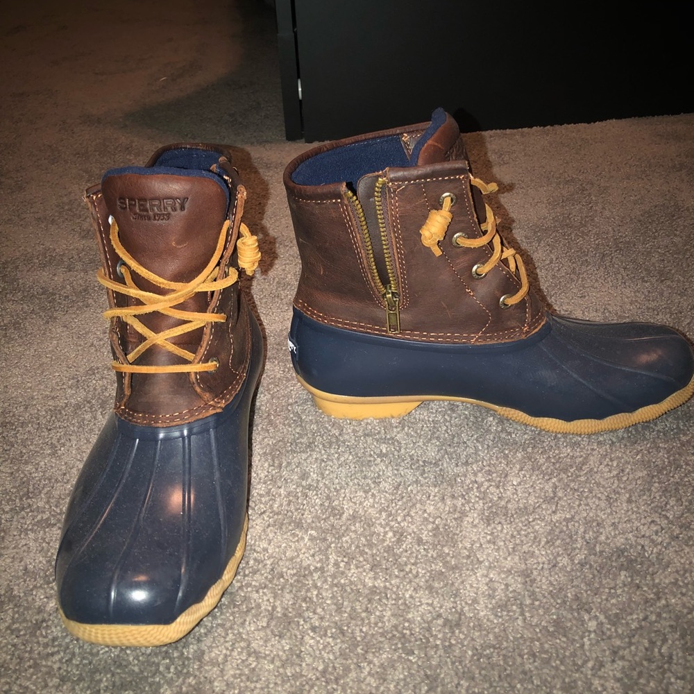 Duck boots