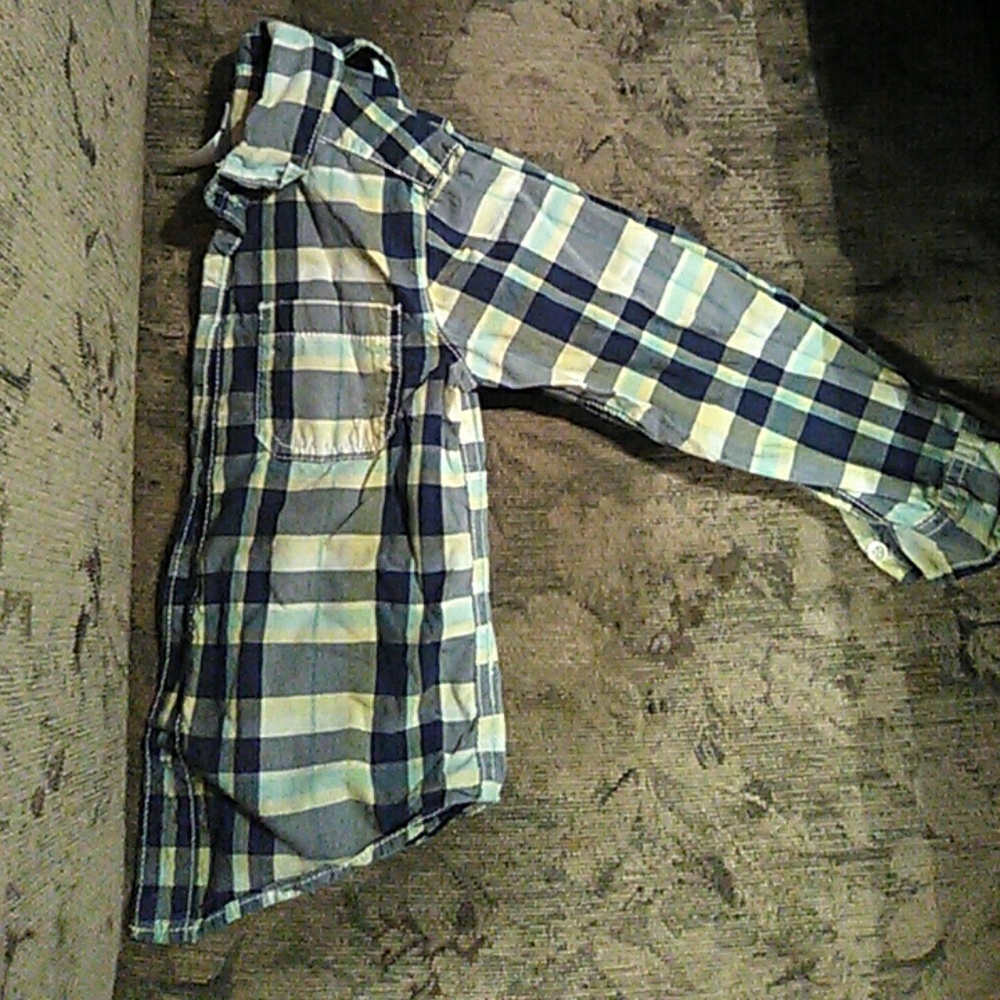 Cute button down shirt!