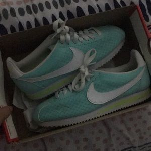 W Classic Cortez BR