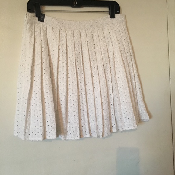 Abercrombie & Fitch eyelet skirt size large nwt - Picture 3 of 8