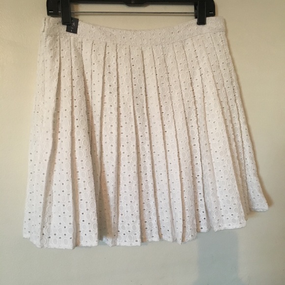 Abercrombie & Fitch eyelet skirt size large nwt - Picture 4 of 8