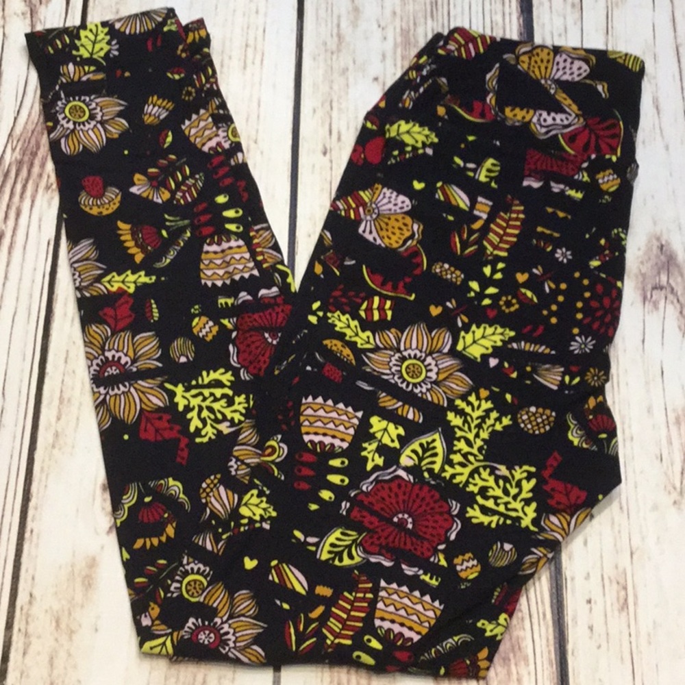 🖤❤️Grasshopper & dragonfly NWT leggings One Size