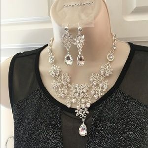 Brand new necklace and earring set