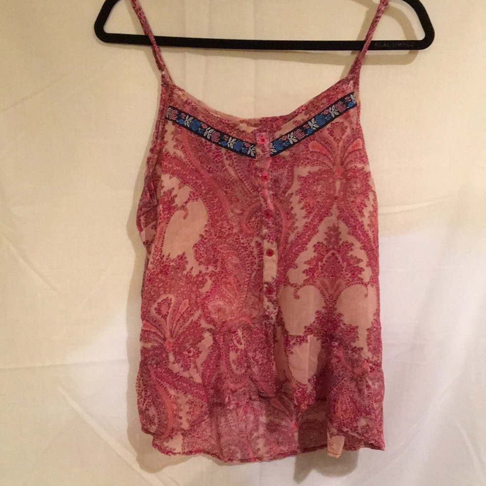 Hi-low cami top.
