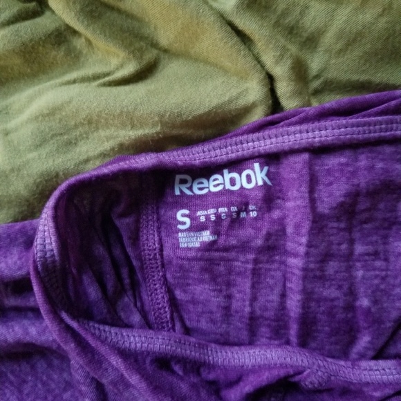 Open back Reebok tee - Picture 2 of 3