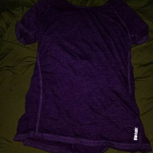 Open back Reebok tee - Picture 3 of 3