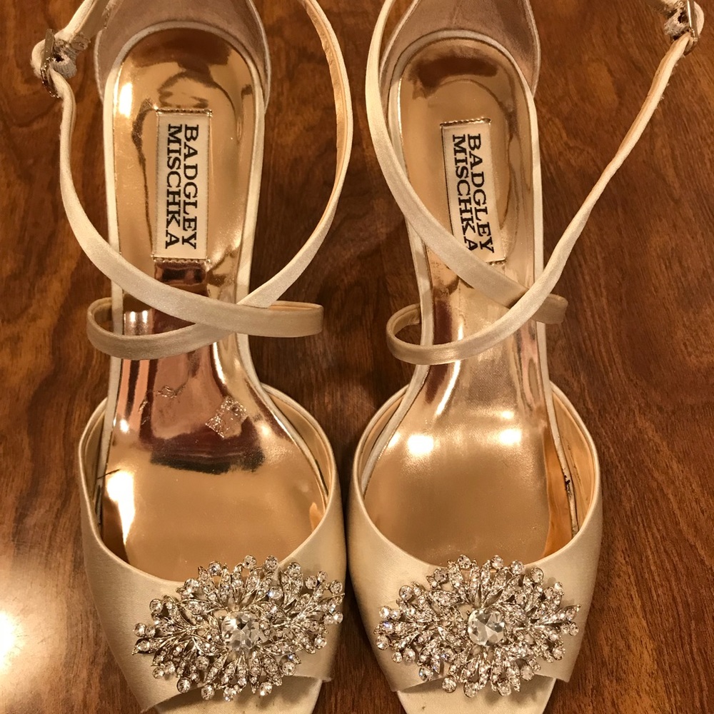 Badgley Mischa women’s Abigail wedge sandals