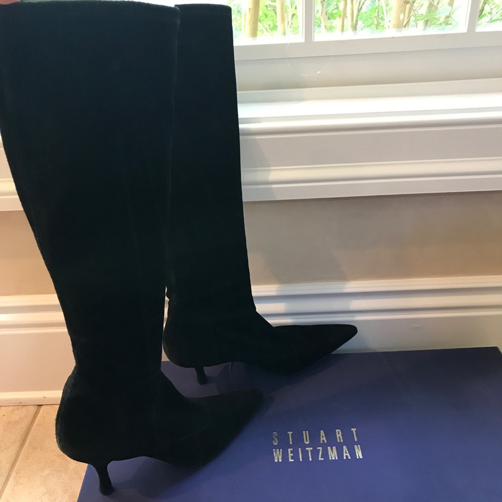 Authentic Stuart Weitzman suede boots