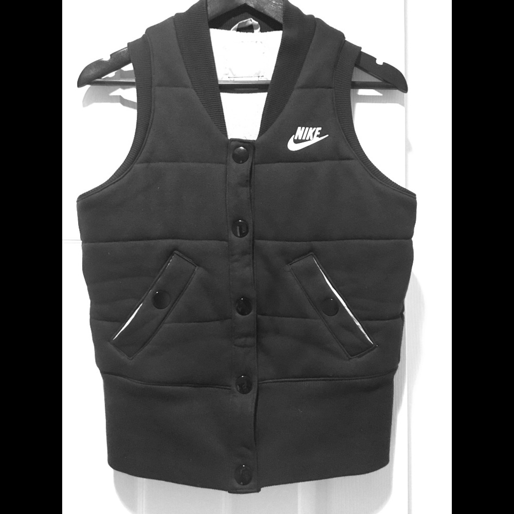 Black Nike vest