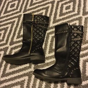 Girls sz 3 black boots with zipper embellishment