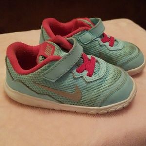 Nike toddler sneakers