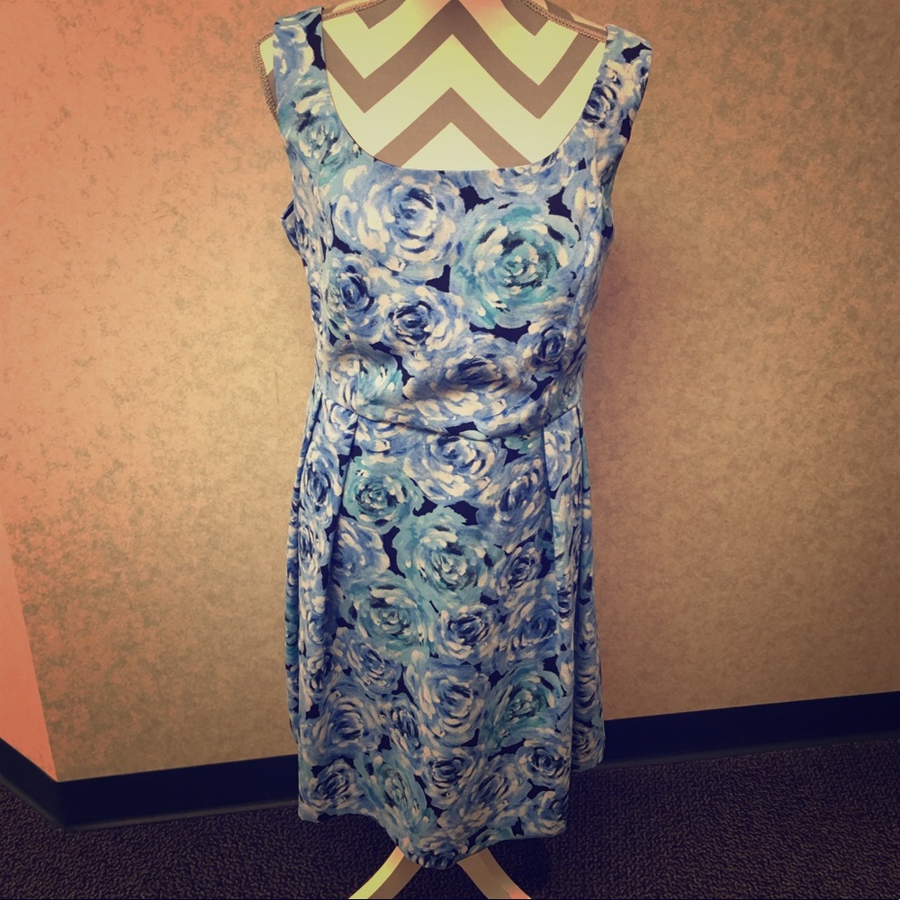 Floral Sleeveless Dress with Pockets