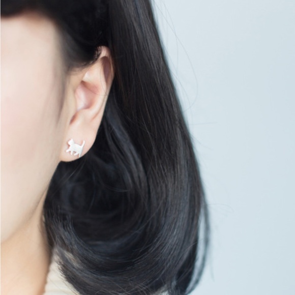 Cute 925 Sterling Silver Kitty Cat Stud Earrings - Picture 2 of 3