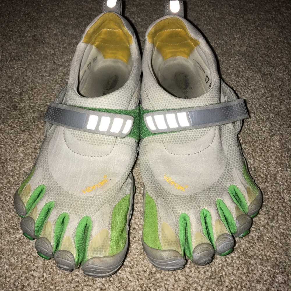 Vibram toe shoes