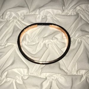 ✨NEW✨ Hairband Holding Bracelet in Gold!